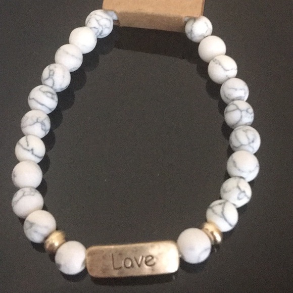 White “Love” etched beaded bracelet - Picture 3 of 3